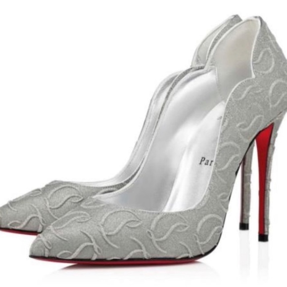 🌺 Authentic CHRISTIAN LOUBOUTIN 👠🌺Hot Chick Logo Silver Pumps  Size 7.5 - Picture 3 of 13